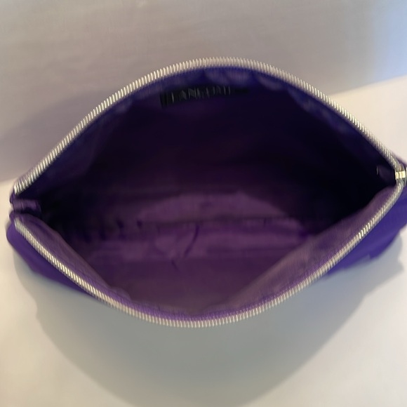 Lancôme Purple Makeup Bag (with zippered closure) - Picture 4 of 8